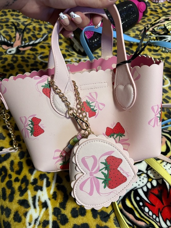 Juicy Couture Handbags - Juicy Couture purse